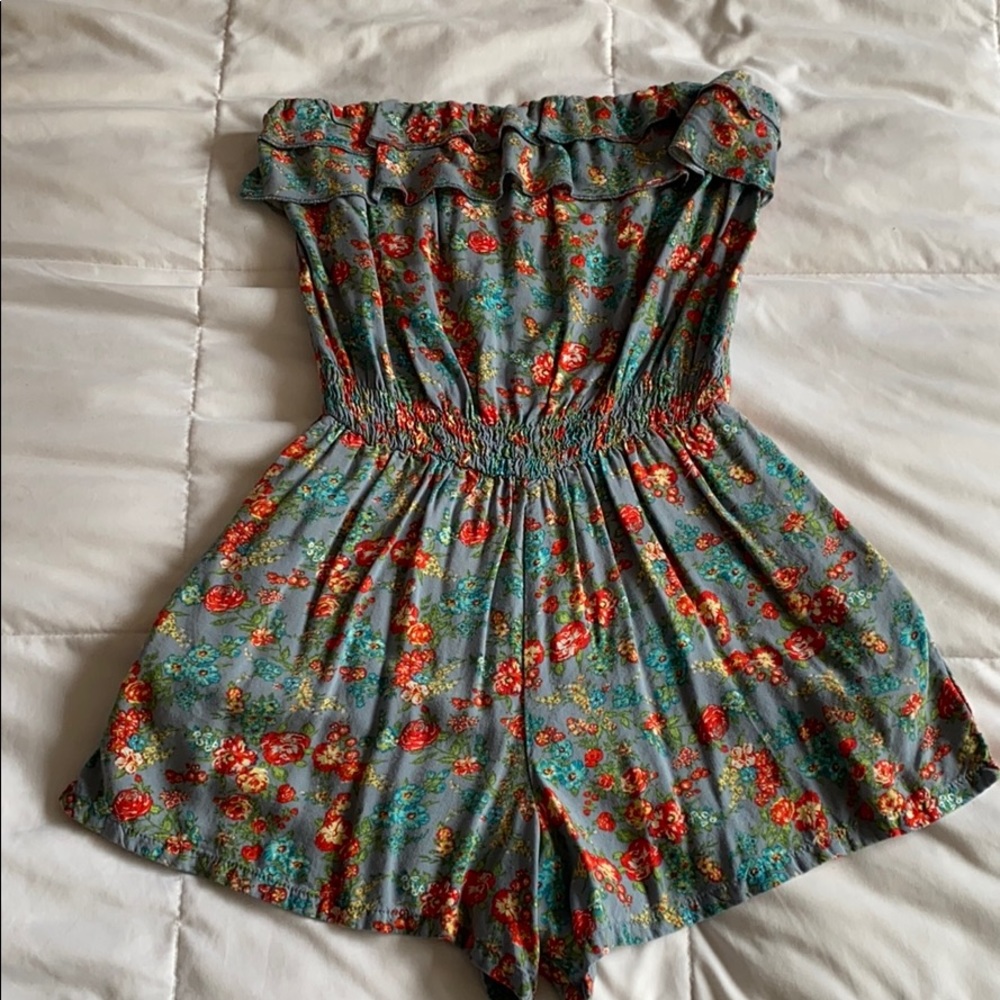 Floral strapless romper